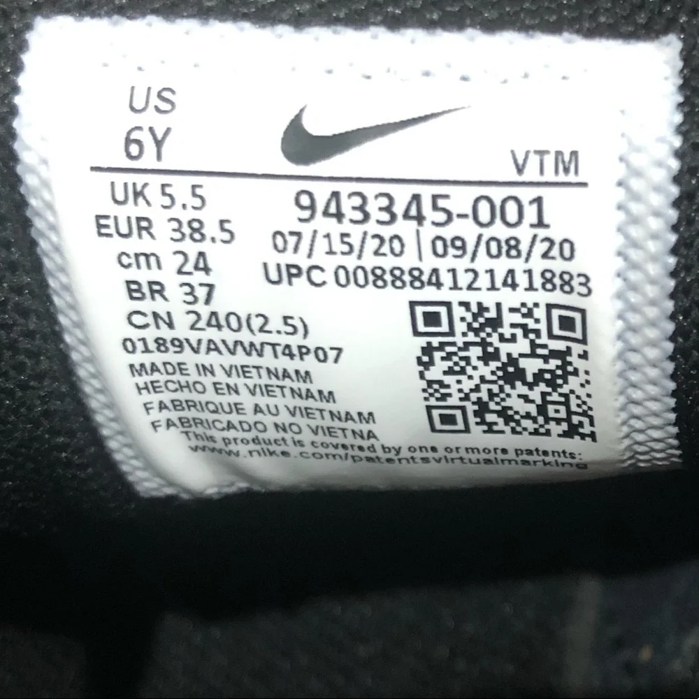 Nike Air Max 270 Black Sneakers SZ. 6Y​​​​​​​​​​​​